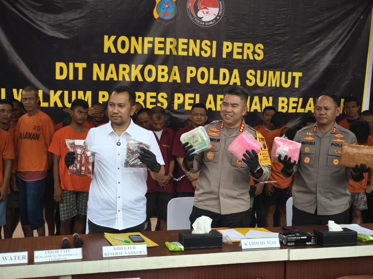 Polda Sumut & Polres Pelabuhan Belawan gelar konferensi pers pengungkapan kasus narkoba.