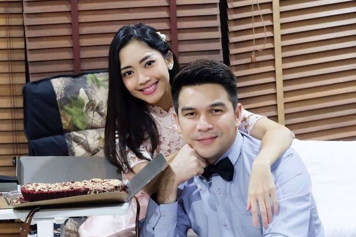Ririn Dwi Ariyanti dan Jonathan Frizzy