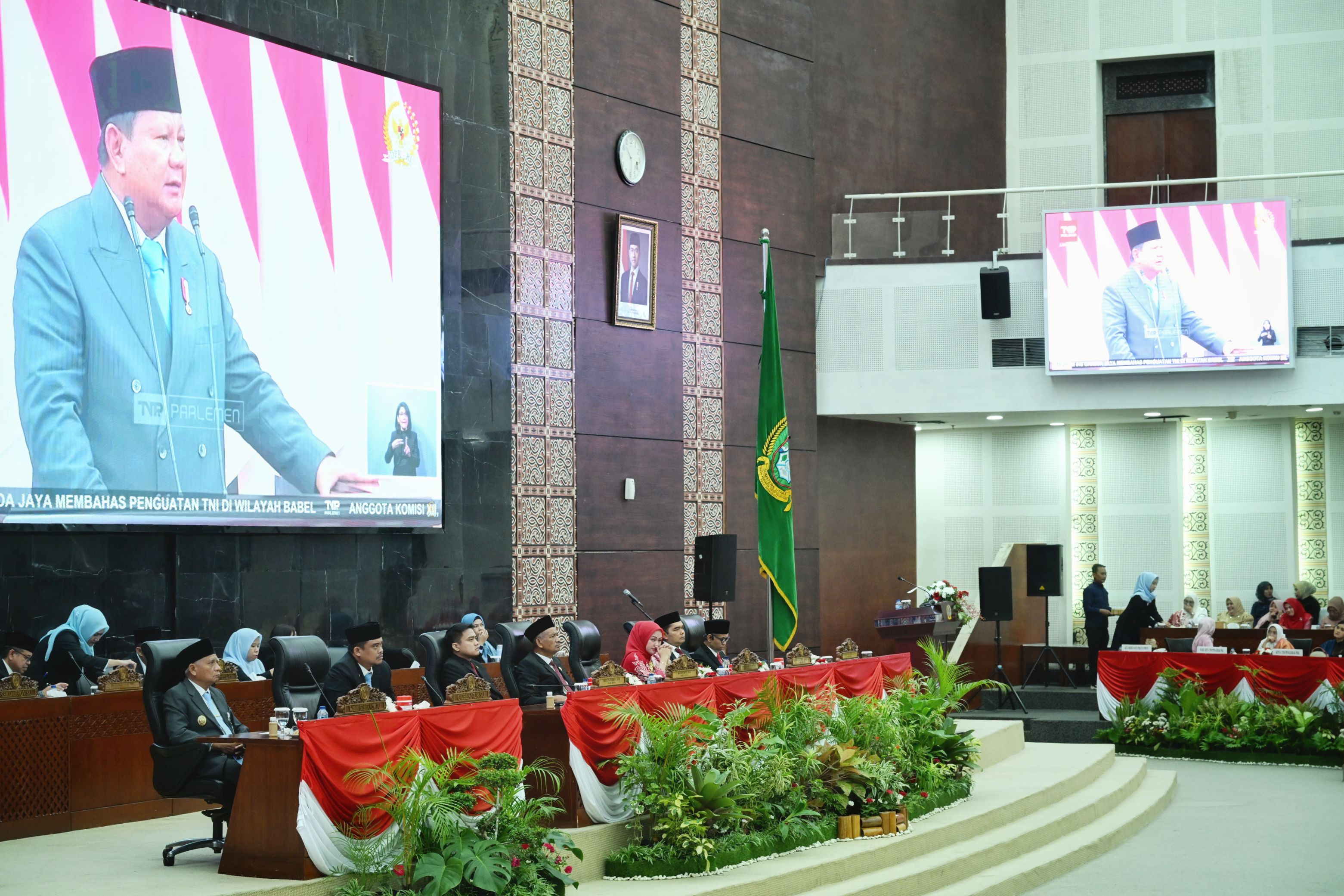 Gubsu Bobby Nasution dan Wagubsu Surya menghadiri rapat paripurna mendengarkan Pidato Kenegaraan Presiden RI di Gedung Paripurna DPRD Sumut, Jumat (15/8/2025).