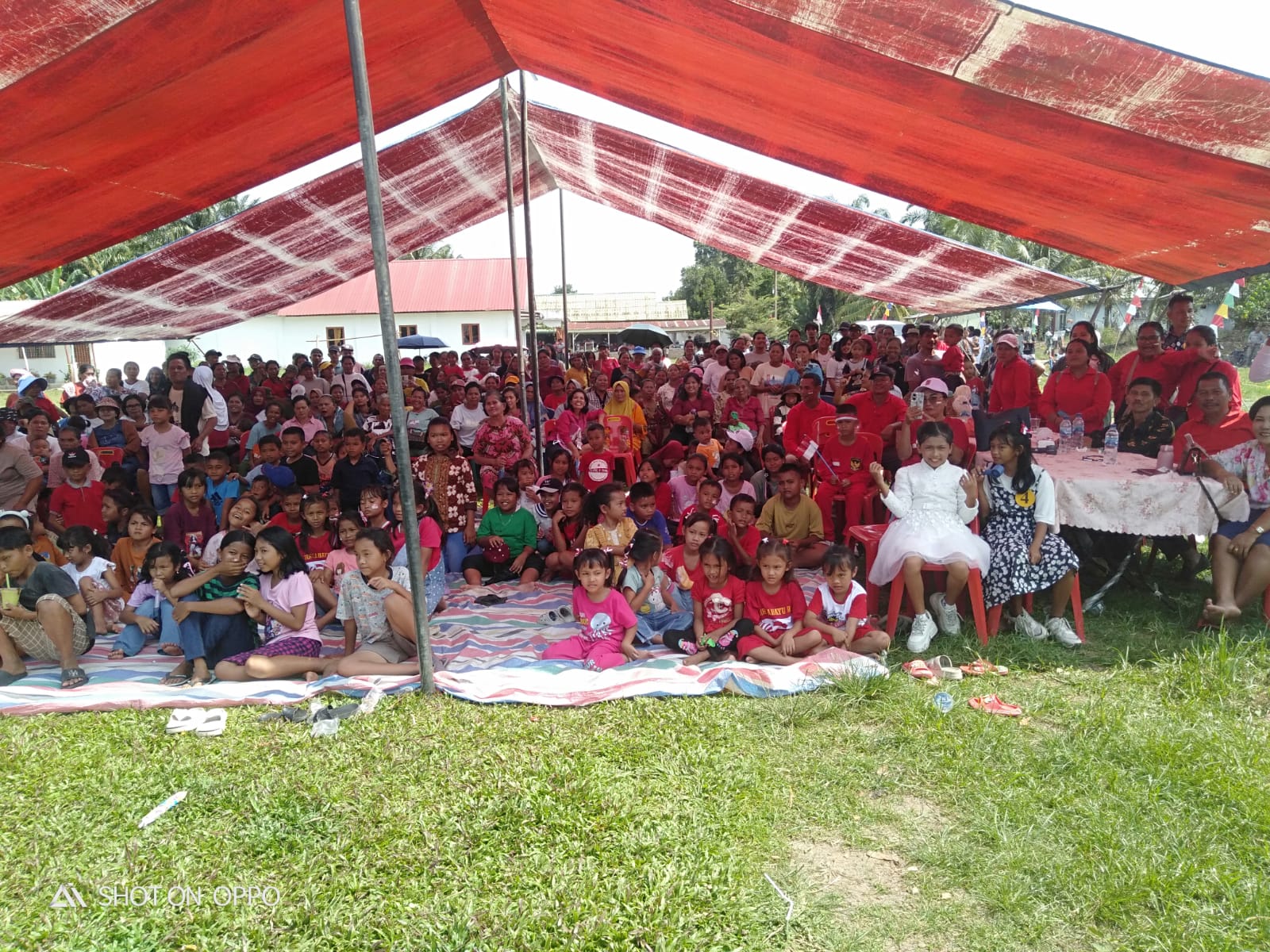 Suasana Desa Bayu Bagasan, Kecamatan Tanah Jawa, Kabupaten Simalungun saat peringatan HUT Kemerdekaan RI ke-80, Minggu (17/8/2025).