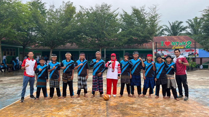 Madrasah Tsanawiyah Negeri 2 Labuhanbatu Utara menggelar berbagai lomba untuk memeriahkan HUT ke-80 Republik Indonesia.