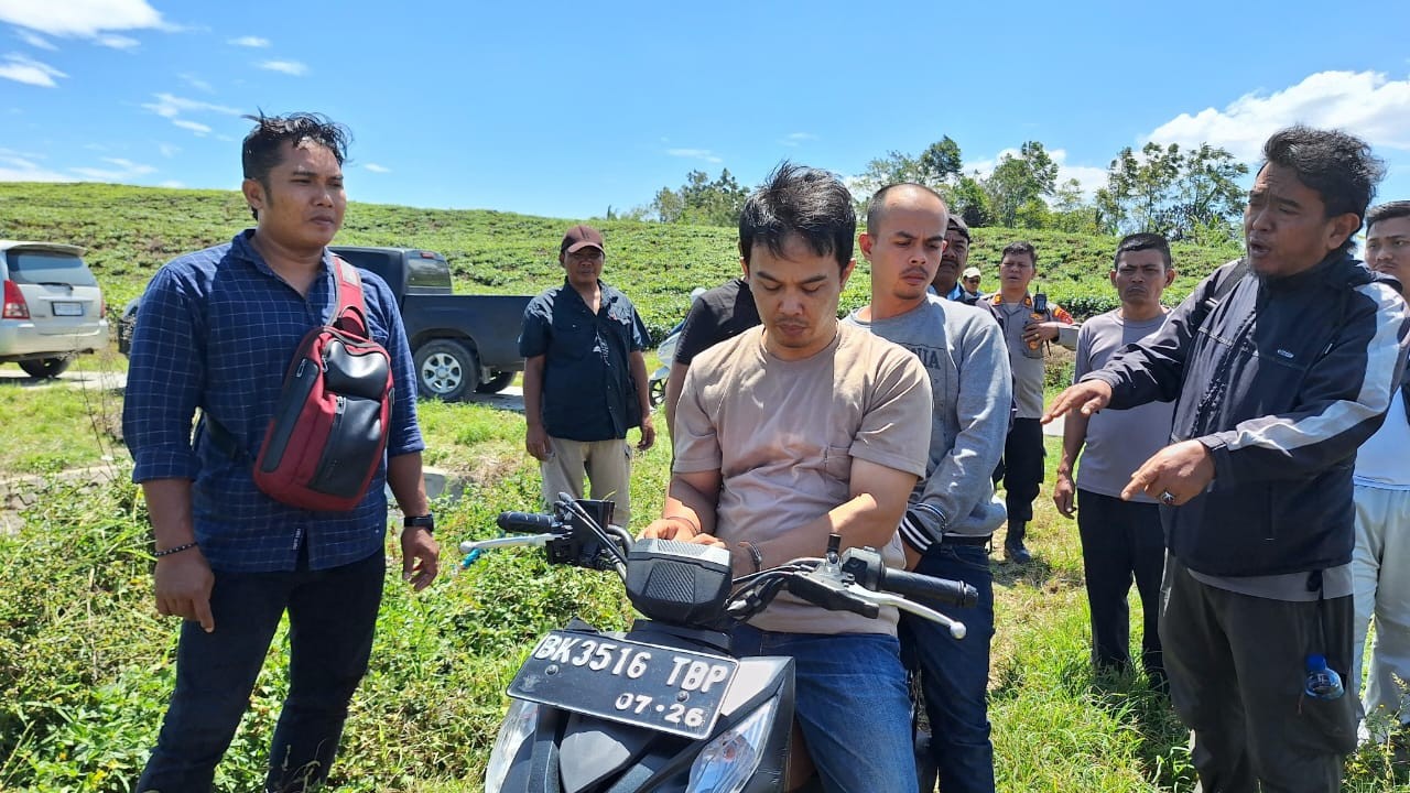 Dua pelaku perampokan rumah karyawan PTPN 4 usai diamankan polisi.