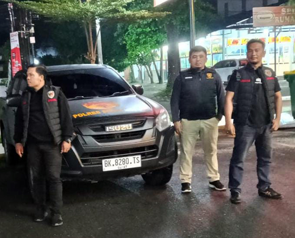 Sat Reskrim Polres Simalungun saat bersiap menyisir lokasi yang diduga menjadi sarang judi mesin tembak ikan.