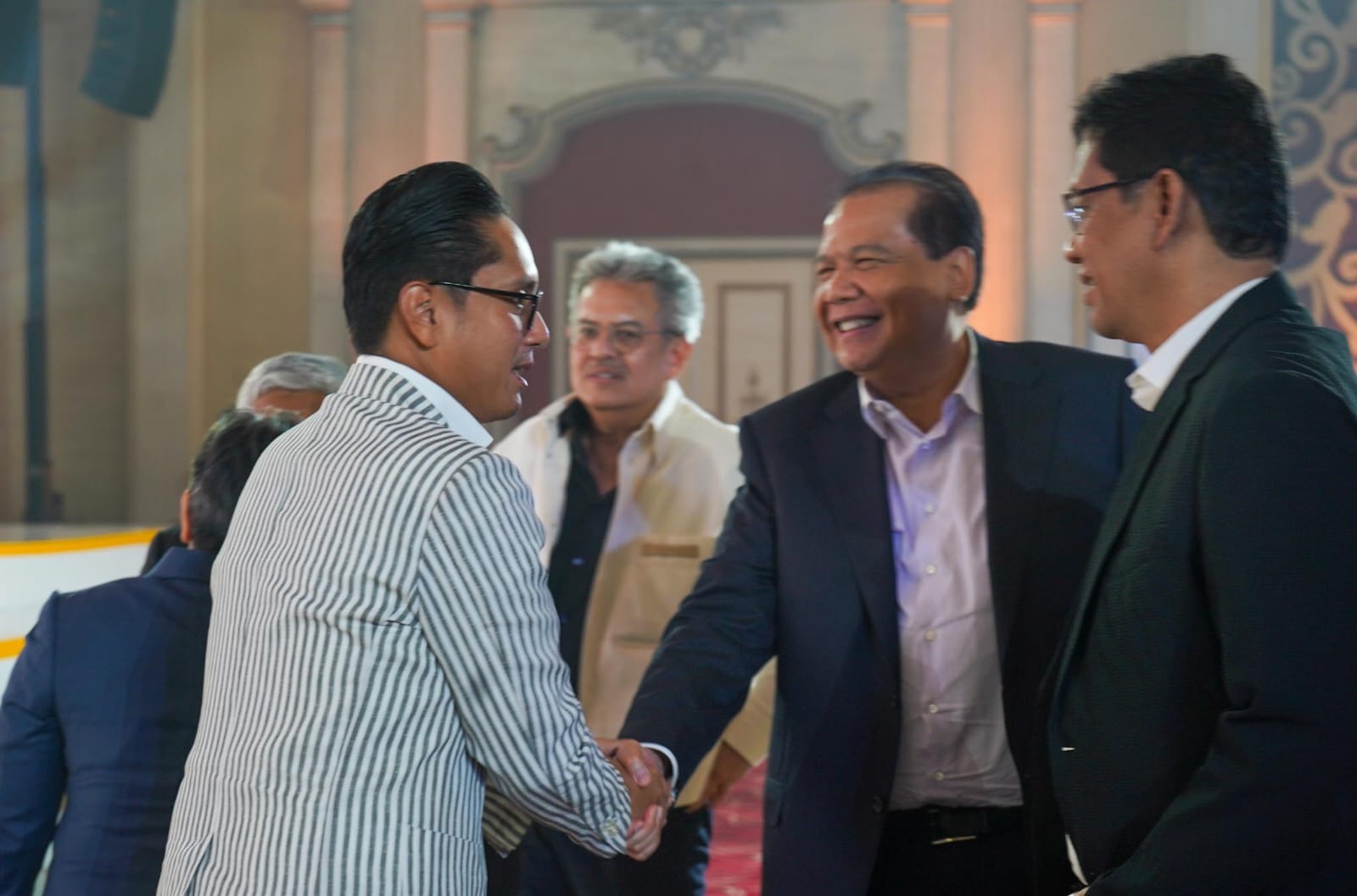 Wali Kota Medan Rico Waas menjadi keynote speaker LPS Finance Festival 2025 di Regale Convention Center, Rabu (20/8/2025), didampingi tokoh nasional dan internasional.