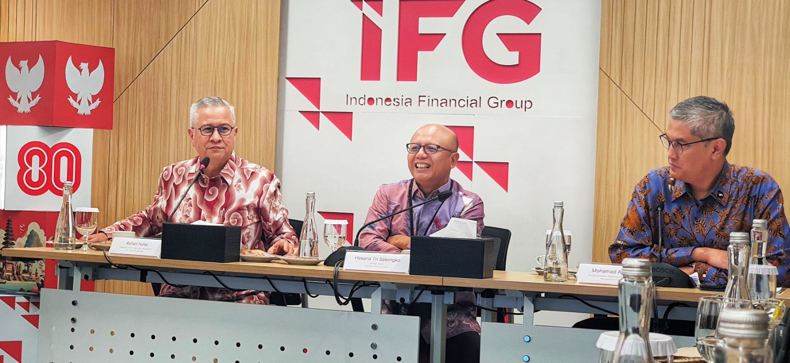 Managing Director Danantara Indonesia Mohamad Al-Arief bersama Direktur Utama IFG Hexana Tri Sasongko saat Corporate Communication Gathering 2025.