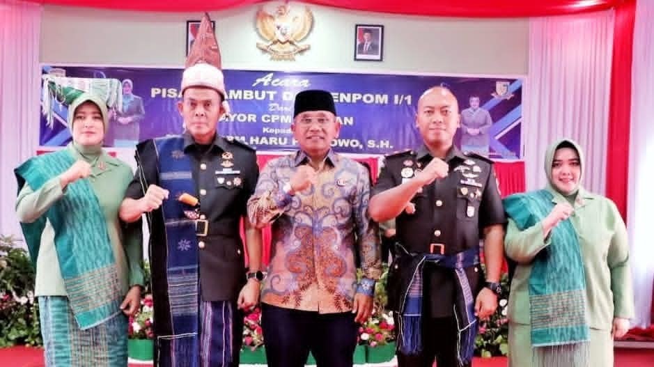 Pejabat lama dan pejabat baru Dandenpom I/1 Pematangsiantar, Mayor CPM Irawan dan Mayor CPM Haru Prabowo.
