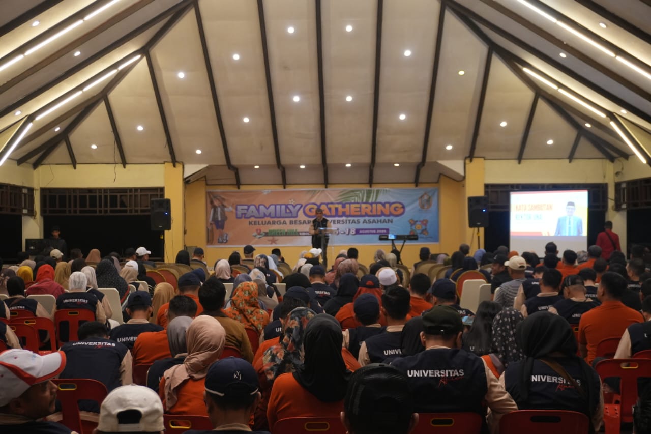 Keluarga besar Universitas Asahan (UNA) kompak mengikuti Gathering 2025 di Green Hill Sibolangit, penuh kebersamaan dan semangat kemerdekaan.