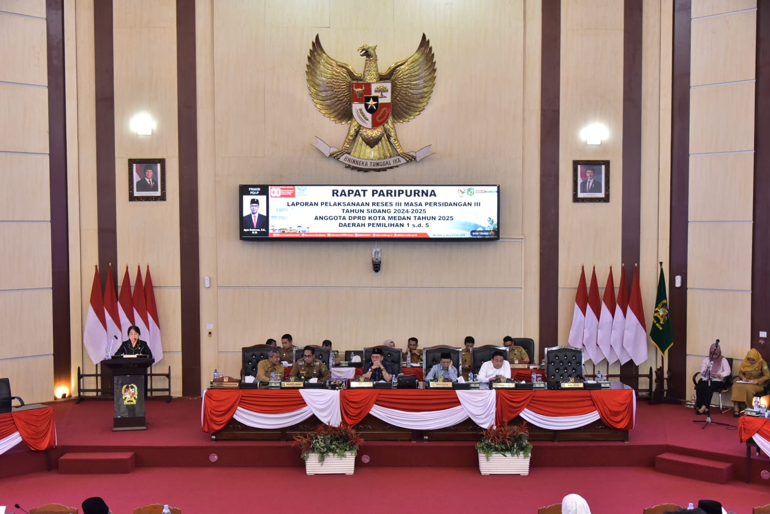 Suasana rapat paripurna DPRD Medan tentang Laporan Pelaksanaan Reses III Masa Persidangan III Tahun 2024-2025, Selasa (25/8).
