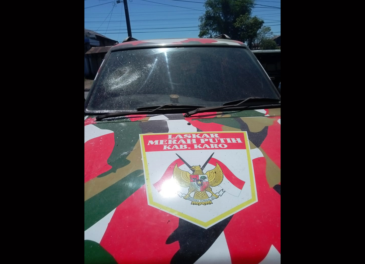 Kantor LMP Kabupaten Karo yang diserang OTK menggunakan senjata tajam, mobil branding dan peralatan kantor dirusak.