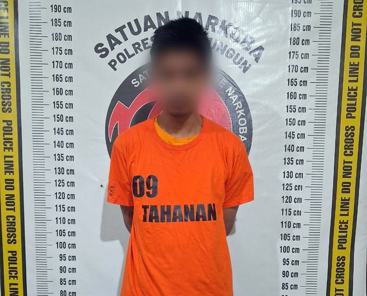 Sat Narkoba Polres Simalungun bongkar jaringan sabu di Gang Kantar Sinaksak, amankan Azhar Ihsani dan barang bukti sabu 2,33 gram.