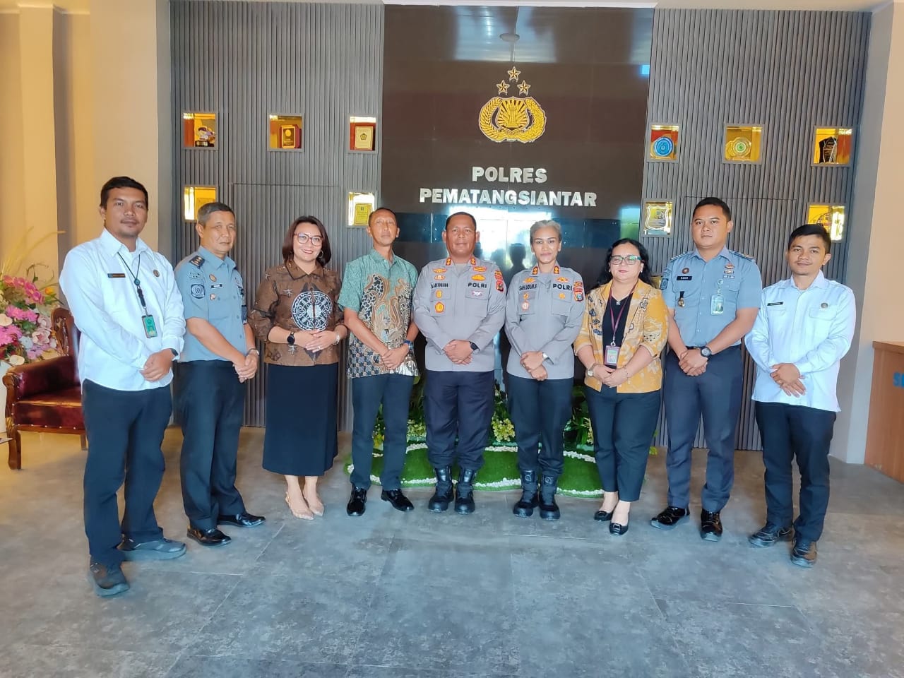 Kapolres Simalungun AKBP Marganda Aritonang mengikuti penyuluhan RUU Hukum Acara Pidana secara virtual di Ruang Kerja Kapolres Pematang Siantar.