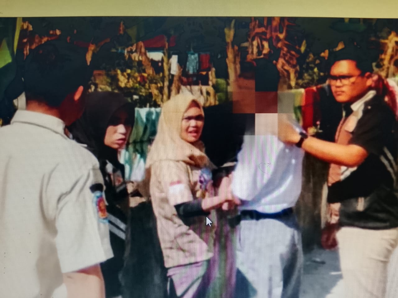 Tim gabungan Satpol PP dan Dinas Pendidikan Padangsidimpuan saat menggelar Operasi Kasih Sayang, menjaring 13 pelajar bolos sekolah.
