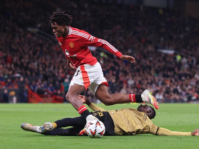 Patrick Dorgu berambisi membawa Manchester United juara Liga Inggris 2025/2026 meski start tim belum maksimal.
