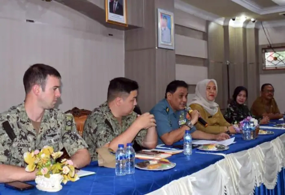 Sekda Kota Sibolga Rosidah Lubis, Kolonel Laut Hinindsriyah, dan tim ODC US Embassy dalam kegiatan PDSS Latma Pacific Partnership 2026.
