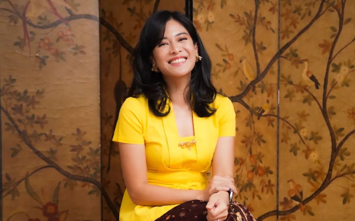 Aktris Dian Sastrowardoyo saat berbagi pandangan tentang kepemimpinan perempuan di acara Pesta Rakyat untuk Indonesia 2025.