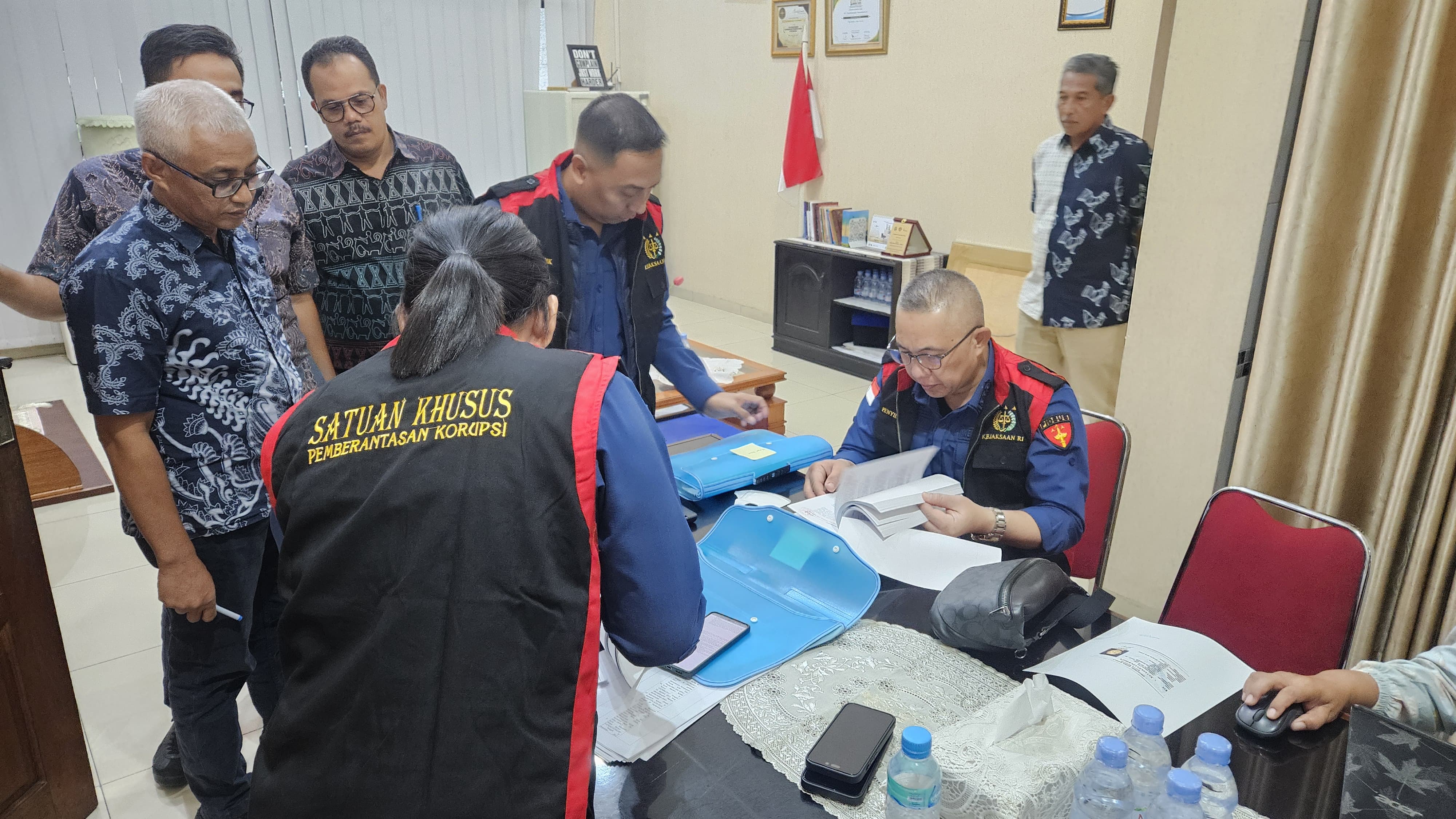 Tim Penyidik Kejati Sumut menggeledah lima lokasi kantor terkait dugaan korupsi aset PTPN I, Kamis (28/8/2025).