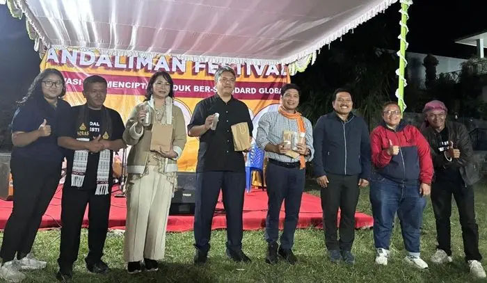 Wakil Bupati Taput Deni Lumbantoruan membuka Seminar dan Pelatihan Persiapan Andaliman Fest 2025 di Balige, mendorong hilirisasi andaliman ke pasar internasional.
