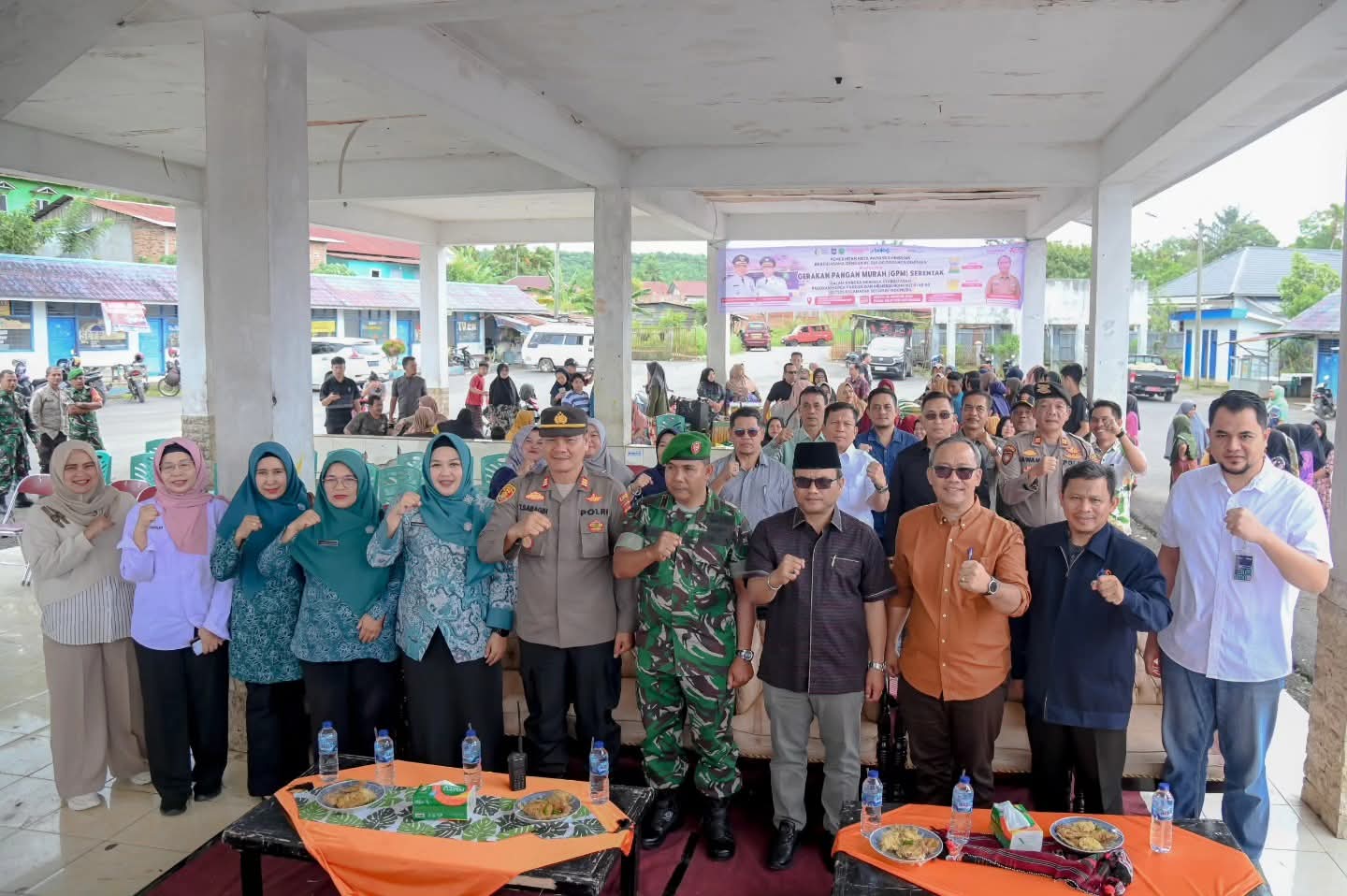 Wali Kota Padangsidimpuan, H Letnan Dalimunthe, bersama Bulog menggelar Gerakan Pangan Murah serentak untuk menjaga stabilitas harga pangan.