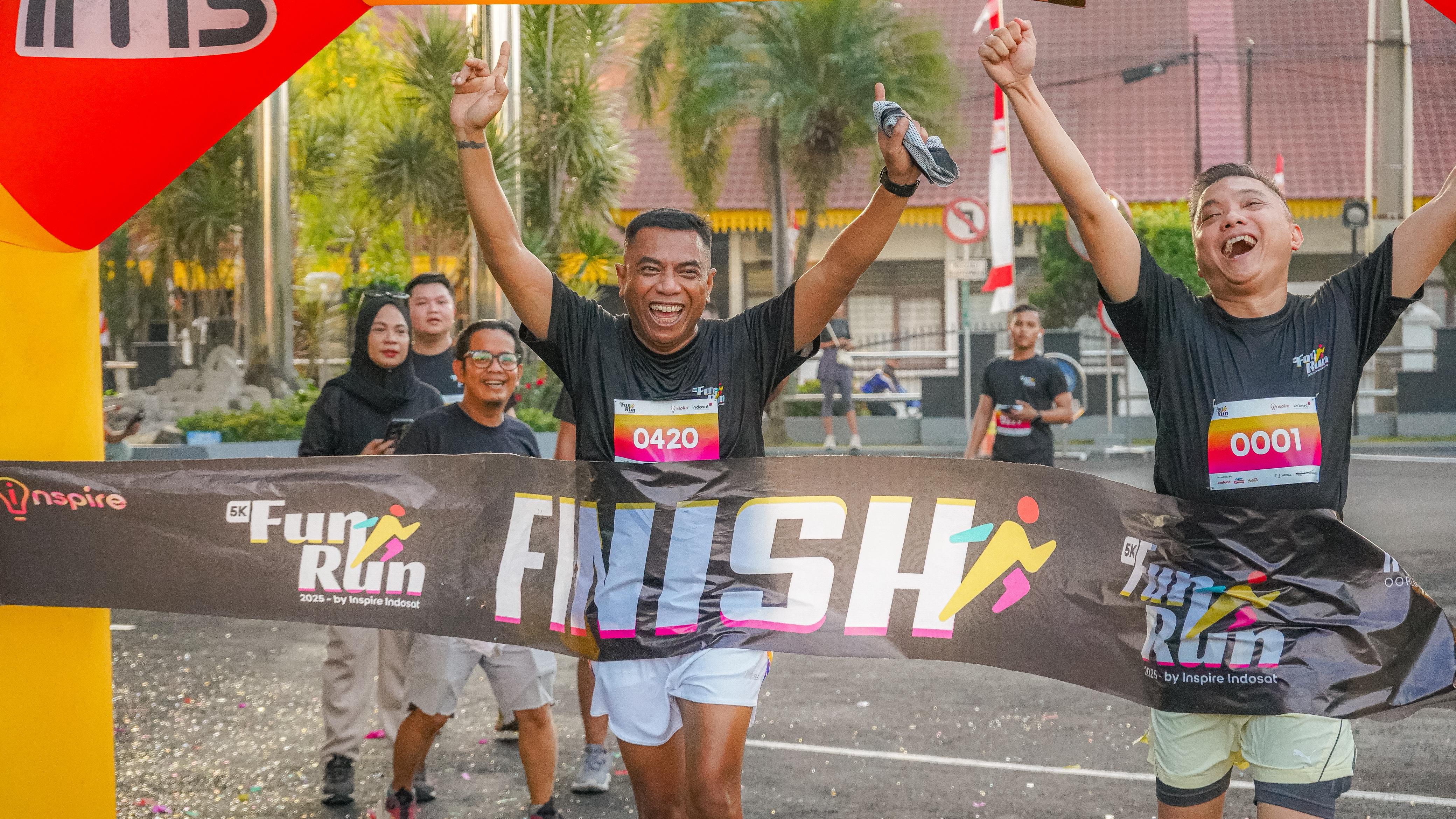 Suasana meriah Inspire Indosat 5K Fun Run 2025 di Medan, diikuti lebih dari 400 peserta dari berbagai komunitas.