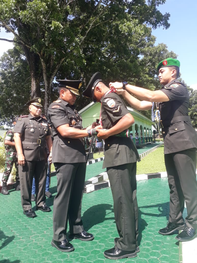 Pangdam I/Bukit Barisan, Mayjen TNI Rio Firdianto melantik sebanyak 595 prajurit Bintara TNI Angkatan Darat Tahun Anggaran 2025 di Lapangan Rindam I/BB, Pematangsiantar