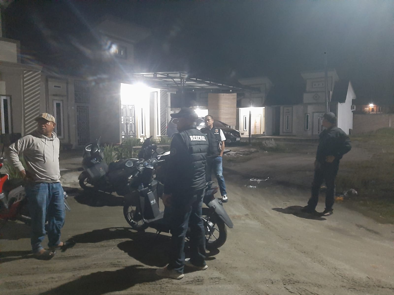 Personel Sat Reskrim Polres Tanjungbalai patroli malam cegah tindak pidana 3C dan gangguan keamanan di wilayah rawan.