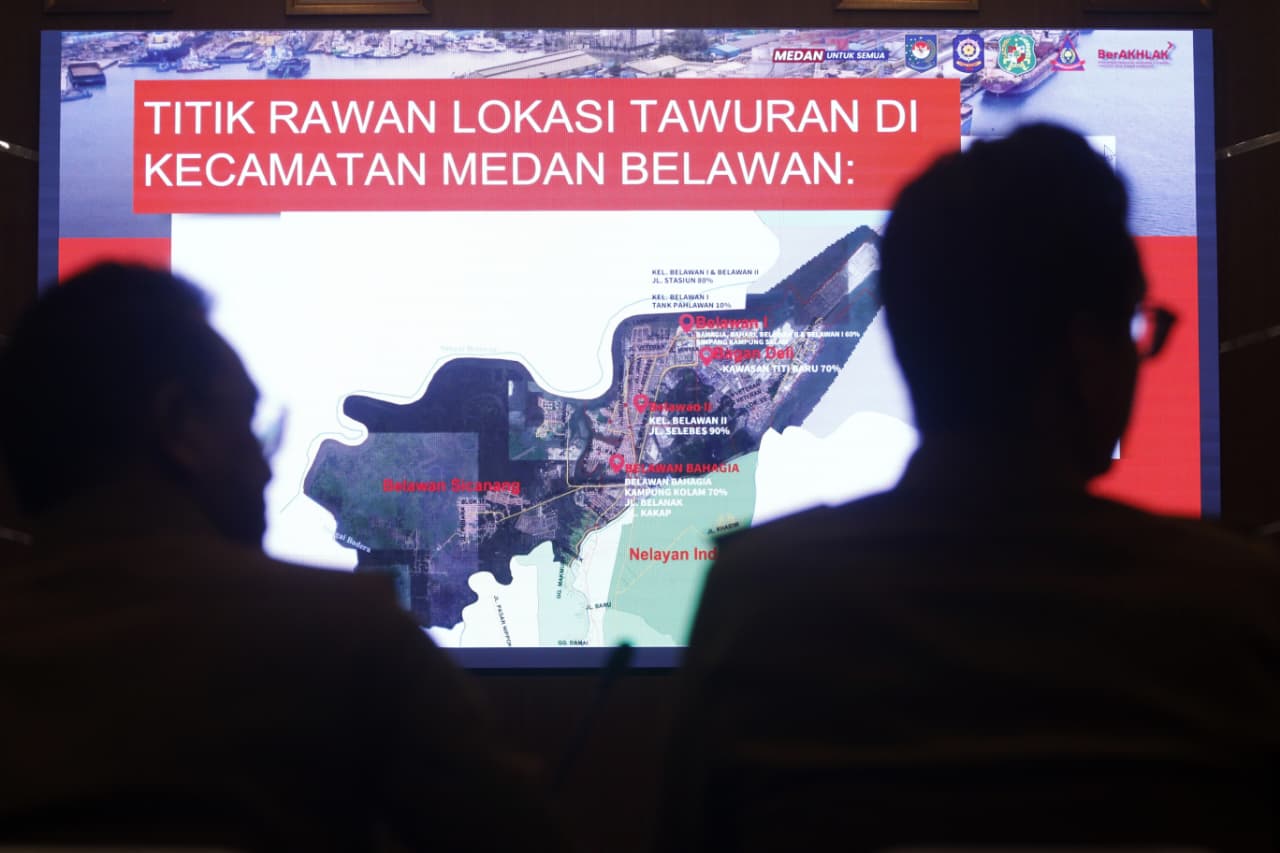 Wali Kota Medan Rico Waas memimpin rapat bersama DPRD dan Forkopimda guna membahas solusi hentikan tawuran dan wujudkan Belawan aman.