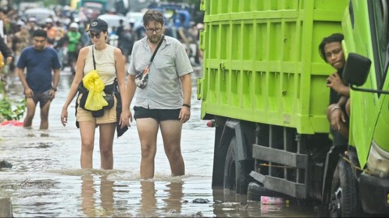 Bali lumpuh akibat banjir terparah dalam 10 tahun terakhir usai diguyur hujan ekstrem nonstop lebih dari 24 jam.
