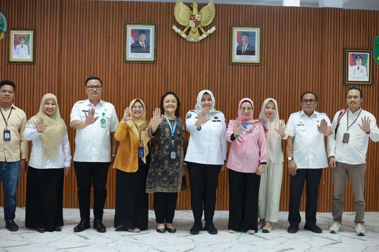 Rapat koordinasi percepatan penanggulangan TBC di Aula Kantor Bupati Madina, dihadiri bupati, wabup, hingga seluruh camat.
