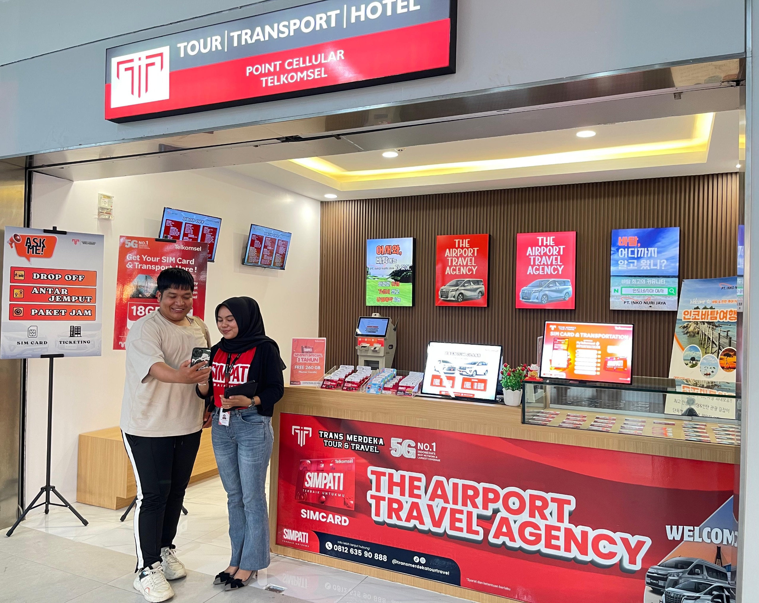 Telkomsel terus memperkuat komitmennya dalam menghadirkan pengalaman digital terbaik bagi pelanggan dengan menjalin kerja sama strategis bersama Trans Merdeka Travel.