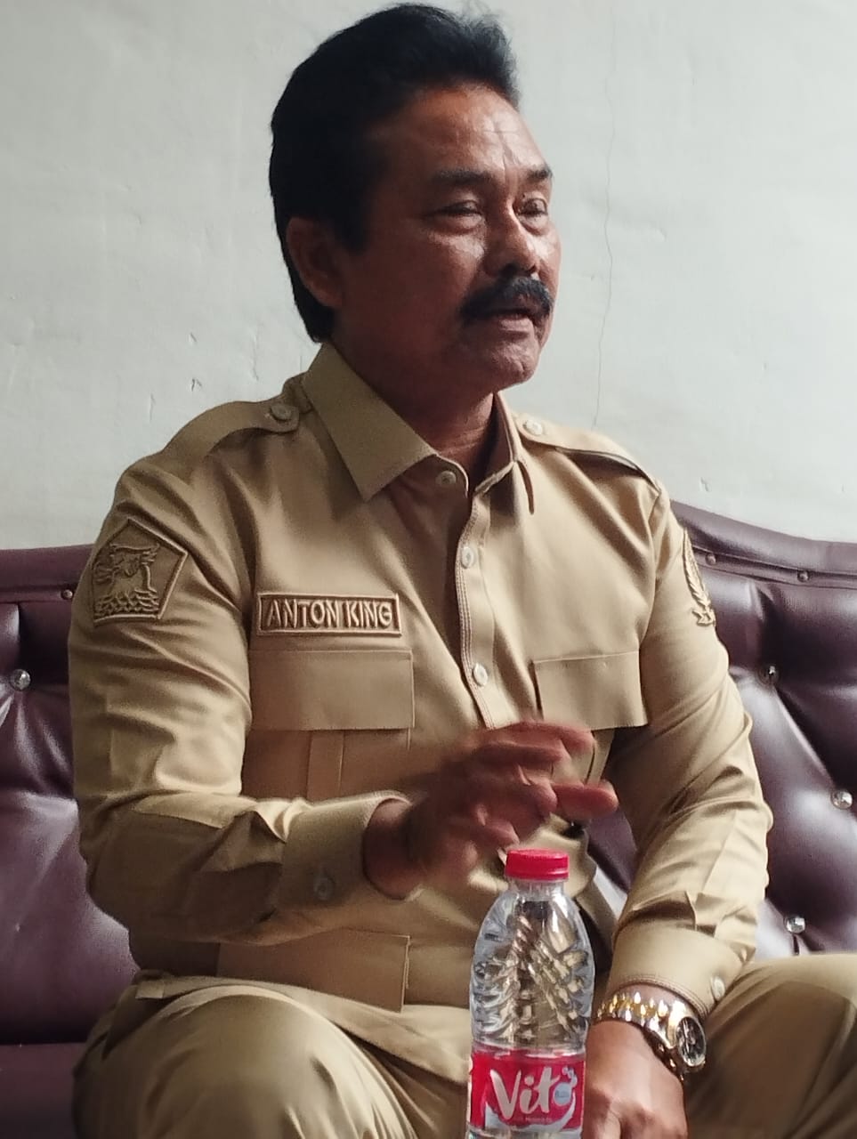 Anton King, Ketua Gerindra Tanjungbalai sekaligus anggota DPRD, resmi melapor ke Polres usai difitnah akun TikTok.