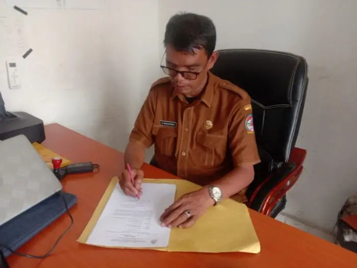 Alat berat milik Dinas PUPR Kabupaten Toba siap digunakan untuk proyek dan bencana.