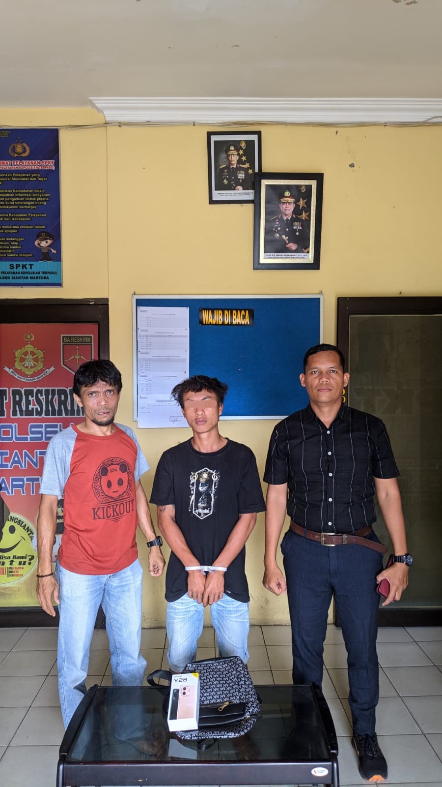 Pelaku pencurian WLFN alias W (21) yang sempat buron 4 bulan berhasil ditangkap Polsek Siantar Martoba.