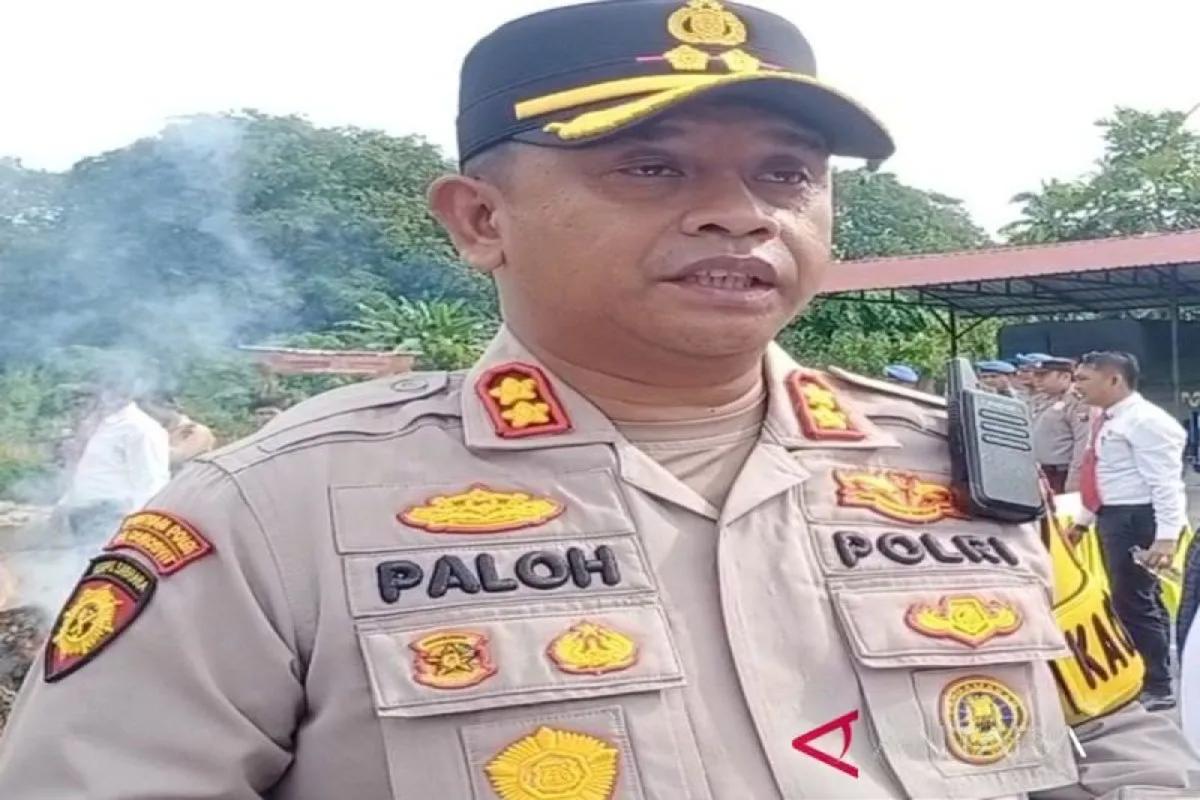 Kapolres Madina AKBP Arie Sofandi Paloh saat memberikan peringatan keras terhadap penimbun BBM ilegal di Mandailing Natal.