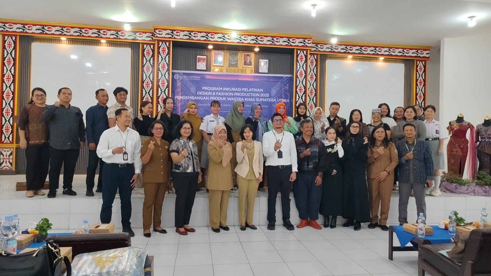 Pembukaan Program Inkubasi Pelatihan Design & Fashion Production 2025 pengembangan produk wastra khas Sumut.