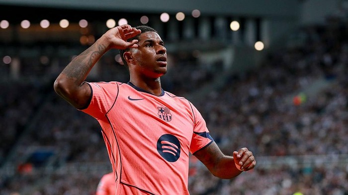 Marcus Rashford dicadangkan Barcelona lawan Getafe setelah terlambat 2 menit hadir ke rapat tim. Hansi Flick tegakkan aturan disiplin ketat.