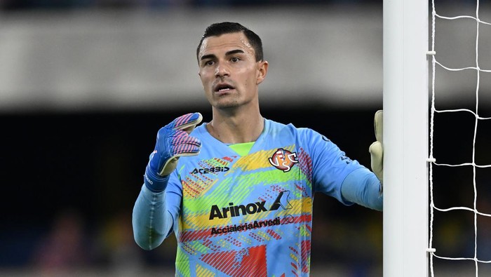 Emil Audero, kiper Cremonese asal Indonesia, terpilih sebagai kiper terbaik Serie A 2025/2026 versi media Italia.