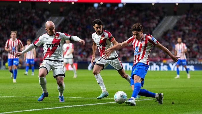 Julian Alvarez mencetak hat-trick bawa Atletico Madrid menang dramatis 3-2 atas Rayo Vallecano di LaLiga, Kamis (2592025).