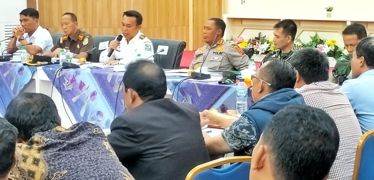 Rakor Forkopimda Simalungun memfasilitasi pertemuan masyarakat Sihaporas dengan PT TPL.
