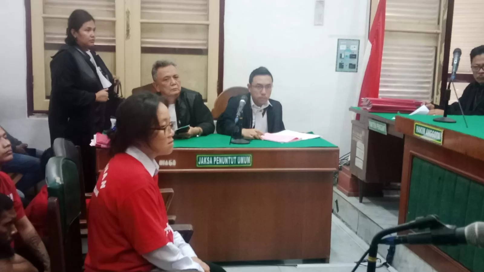 Githa Rubyanah, terdakwa kasus TPPO, menjalani sidang putusan di PN Medan, Rabu (24/9).