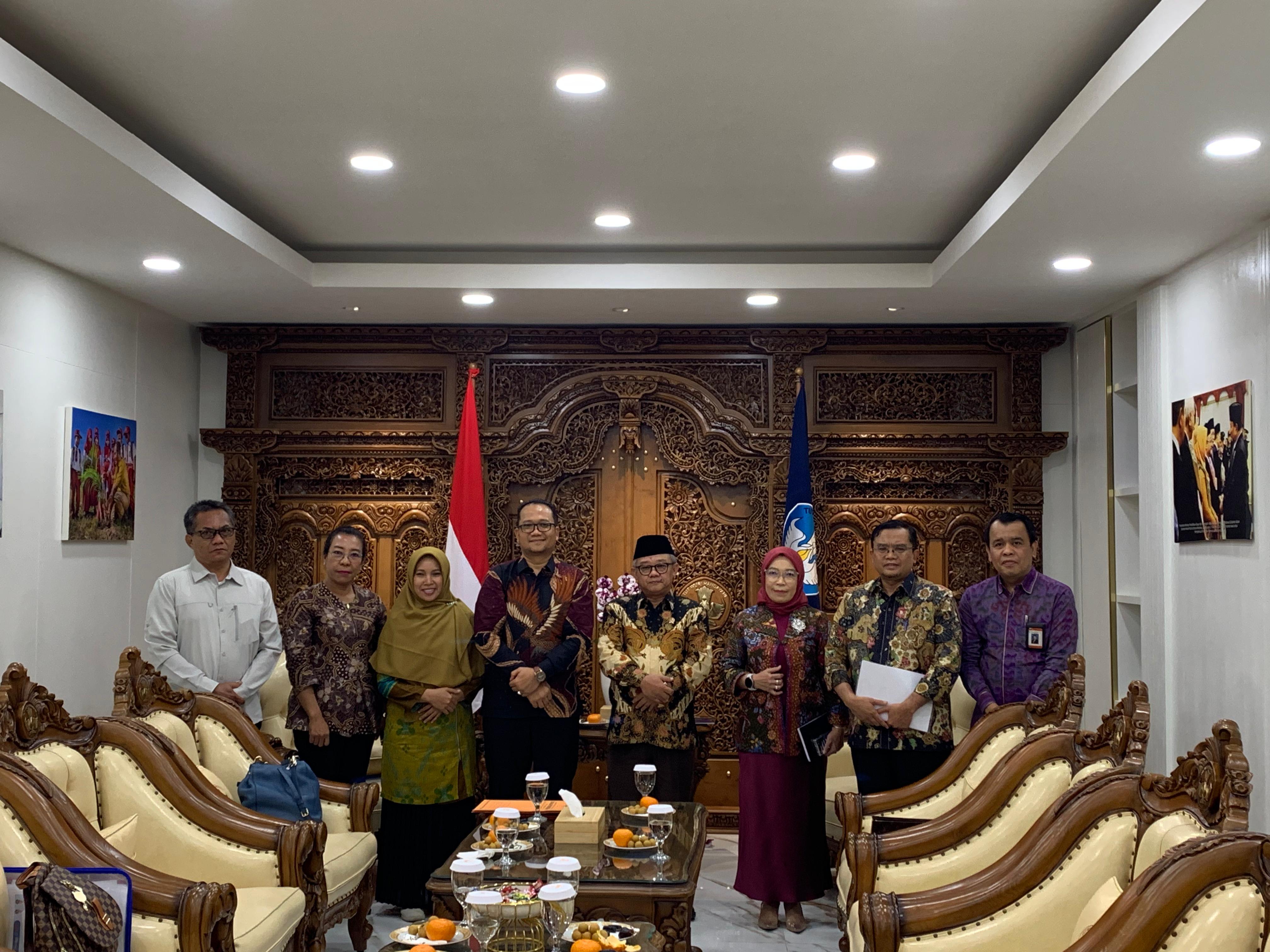 Wakil Wali Kota Tanjungbalai, Muhammad Fadly Abdina, saat mengunjungi Kantor Kemendikdasmen RI di Jakarta, membawa usulan revitalisasi sekolah dan peningkatan kompetensi guru.