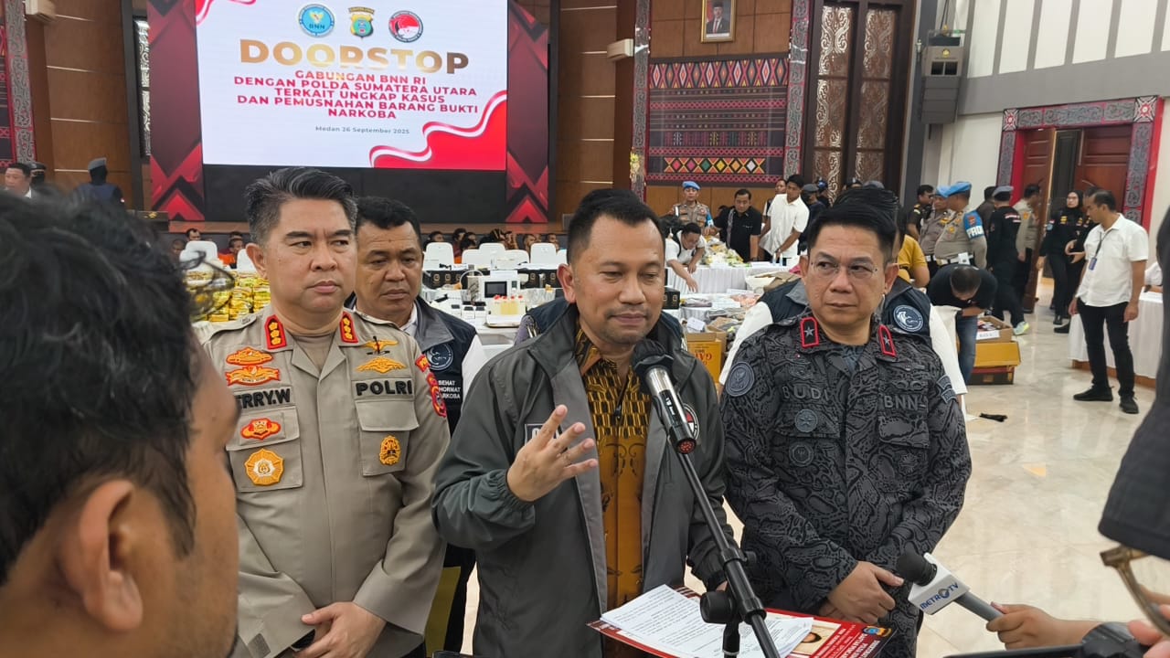 Konferensi pers Direktorat Reserse Narkoba Polda Sumut soal pengungkapan kasus TPPU dari hasil kejahatan narkotika.