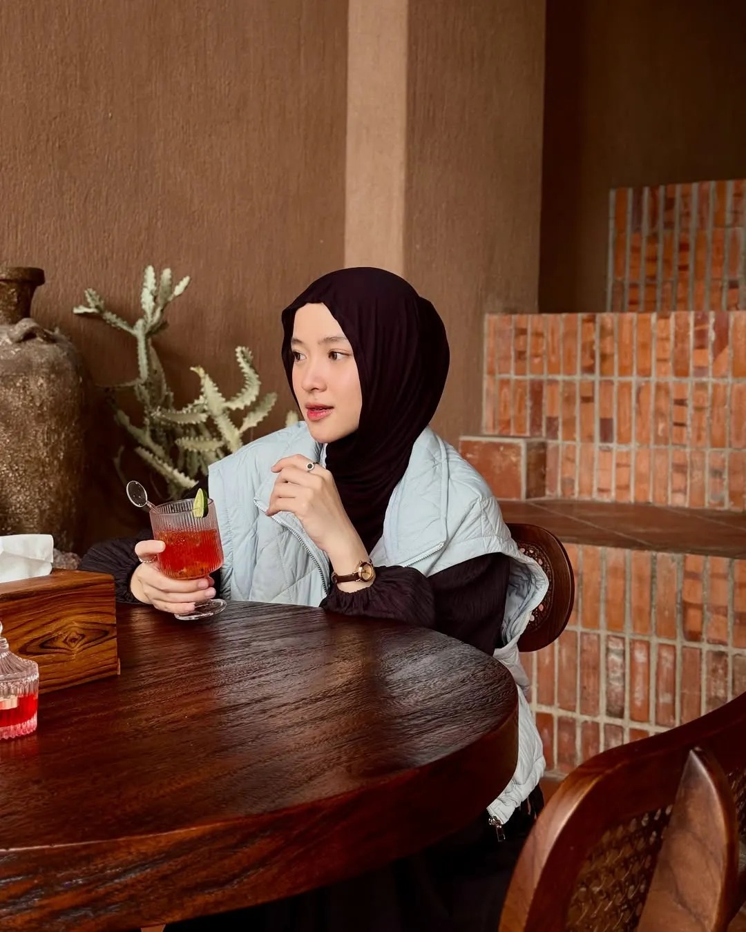 Nissa Sabyan dikabarkan hamil anak Ayus, ayahnya tegas membantah isu tersebut.