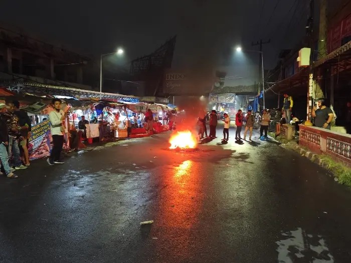 Pedagang gedung IV Pasar Horas Siantar unjukrasa menolak direlokasi.