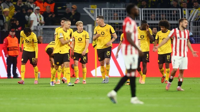 Daniel Svensson cetak gol pembuka Borussia Dortmund ke gawang Athletic Bilbao dalam laga Liga Champions di Signal Iduna Park.