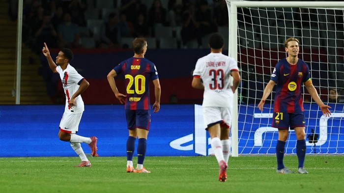 Goncalo Ramos merayakan gol kemenangan PSG ke gawang Barcelona di Liga Champions, Kamis (2/10/2025).