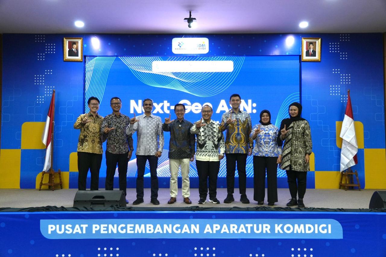 ASN muda mengikuti pelatihan AI bertema &ldquo;Next-Gen ASN: Leading with AI&rdquo; hasil kerja sama Komdigi dan Indosat Ooredoo Hutchison di Jakarta, Kamis (2/10/2025).