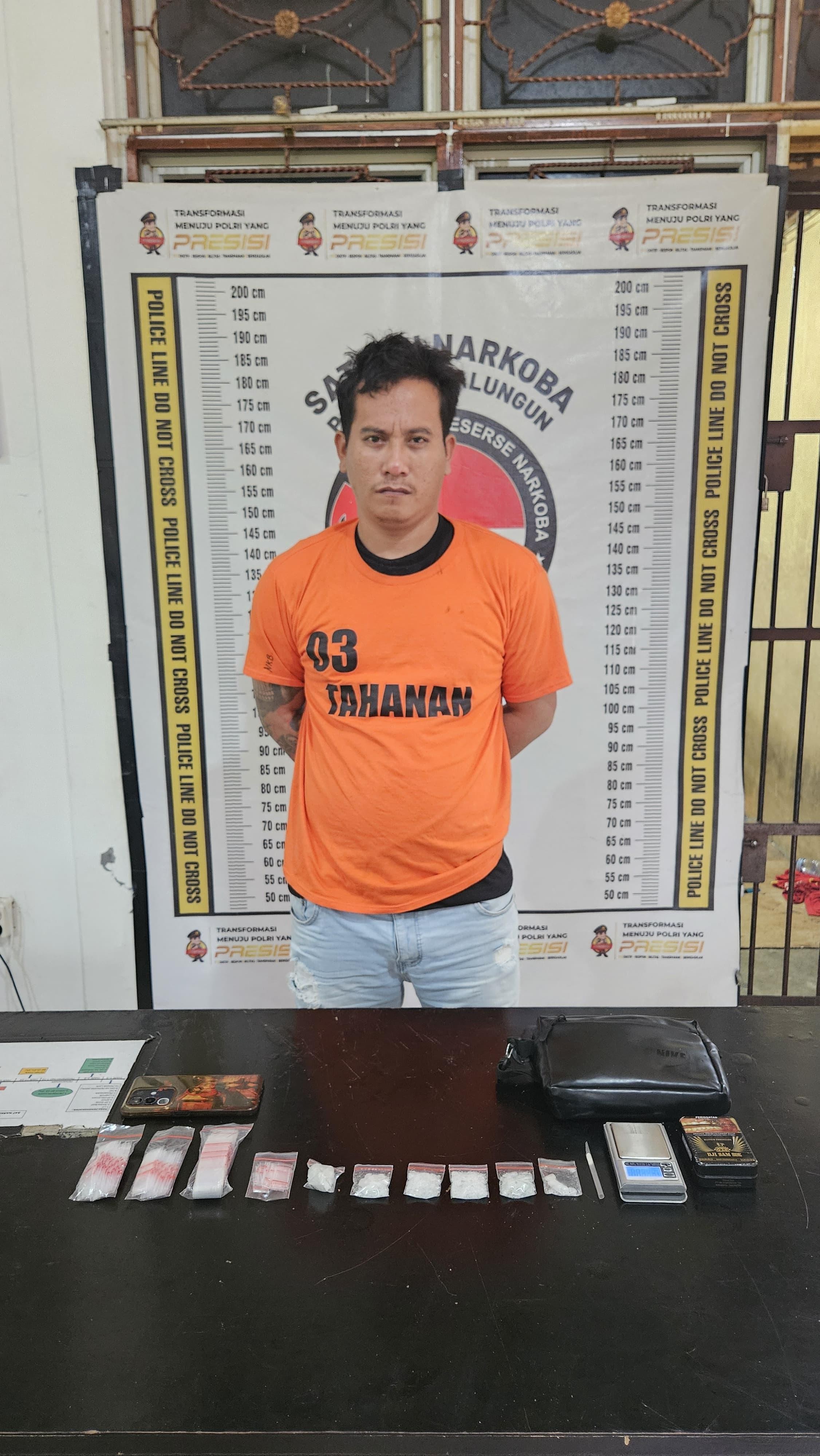Bandar sabu Yunus Pandiangan (30) dibekuk Sat Narkoba Polres Simalungun di Lokalisasi Bukit Maraja.