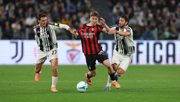 Christian Pulisic gagal mengeksekusi penalti saat AC Milan ditahan imbang Juventus 0-0 di Allianz Stadium.