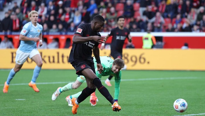 Selebrasi Ernest Poku usai mencetak gol untuk Leverkusen ke gawang Union Berlin, Sabtu (4/10/2025).