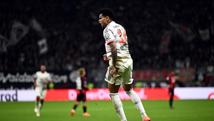Luis Diaz cetak gol keduanya ke gawang Eintracht Frankfurt yang memastikan kemenangan 3-0 Bayern Munich pada laga Bundesliga di Deutsche Bank Park, Minggu (5/10/2025).
